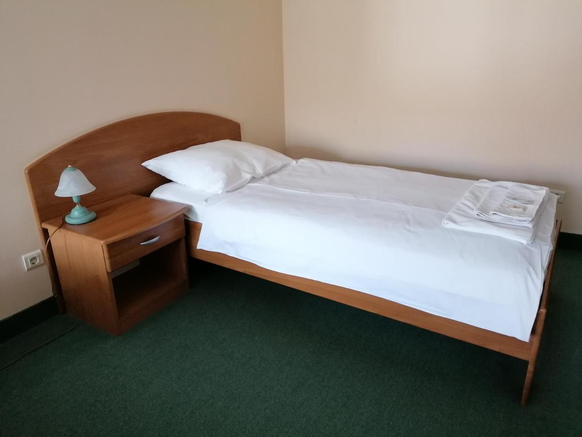 Hostel Rakitje-Rakitje Buitenkant foto