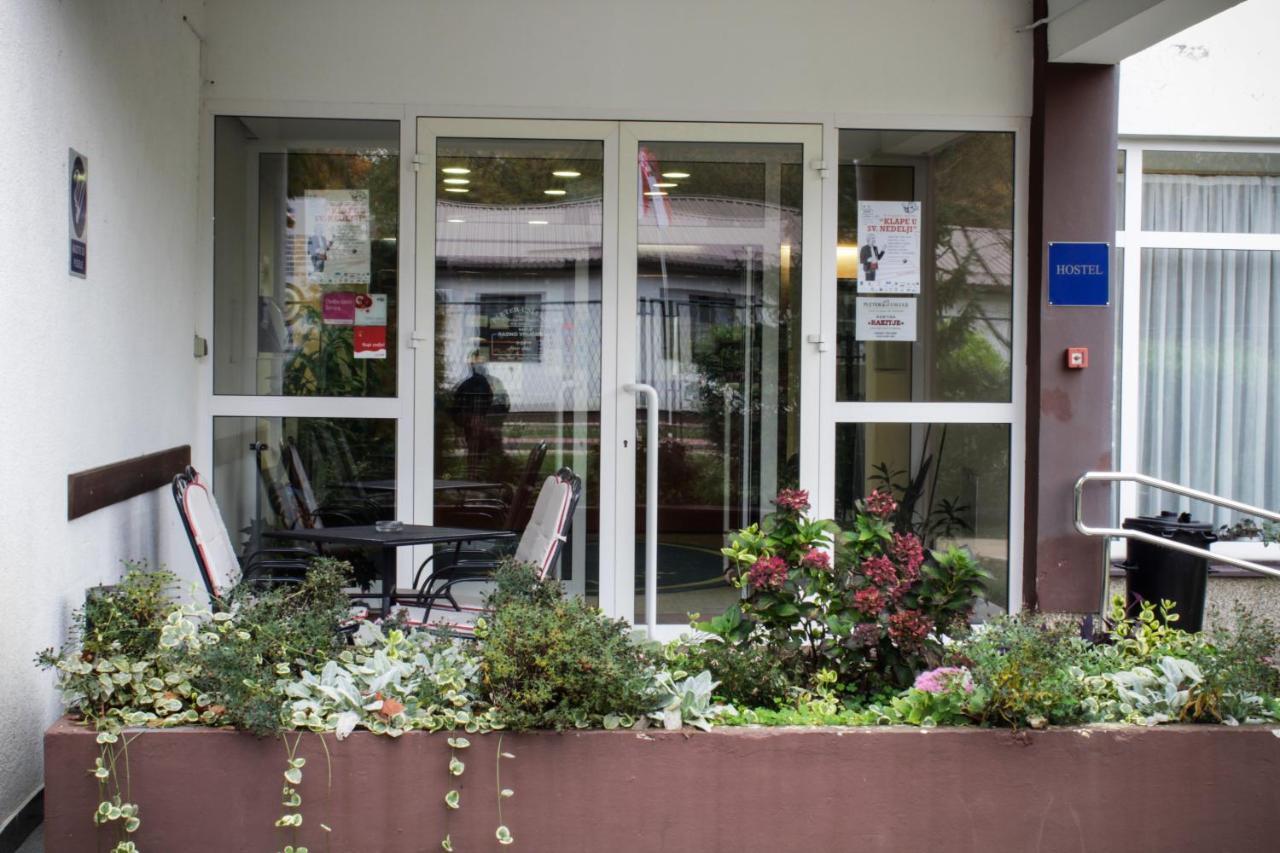 Hostel Rakitje-Rakitje Buitenkant foto