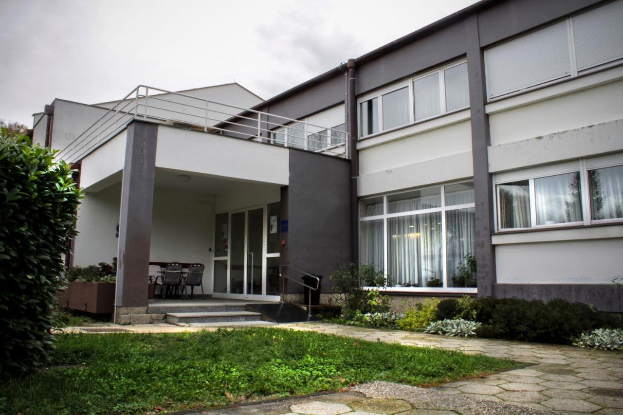 Hostel Rakitje-Rakitje Buitenkant foto