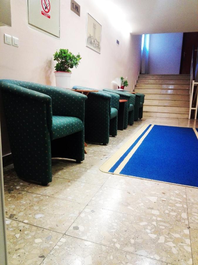 Hostel Rakitje-Rakitje Buitenkant foto