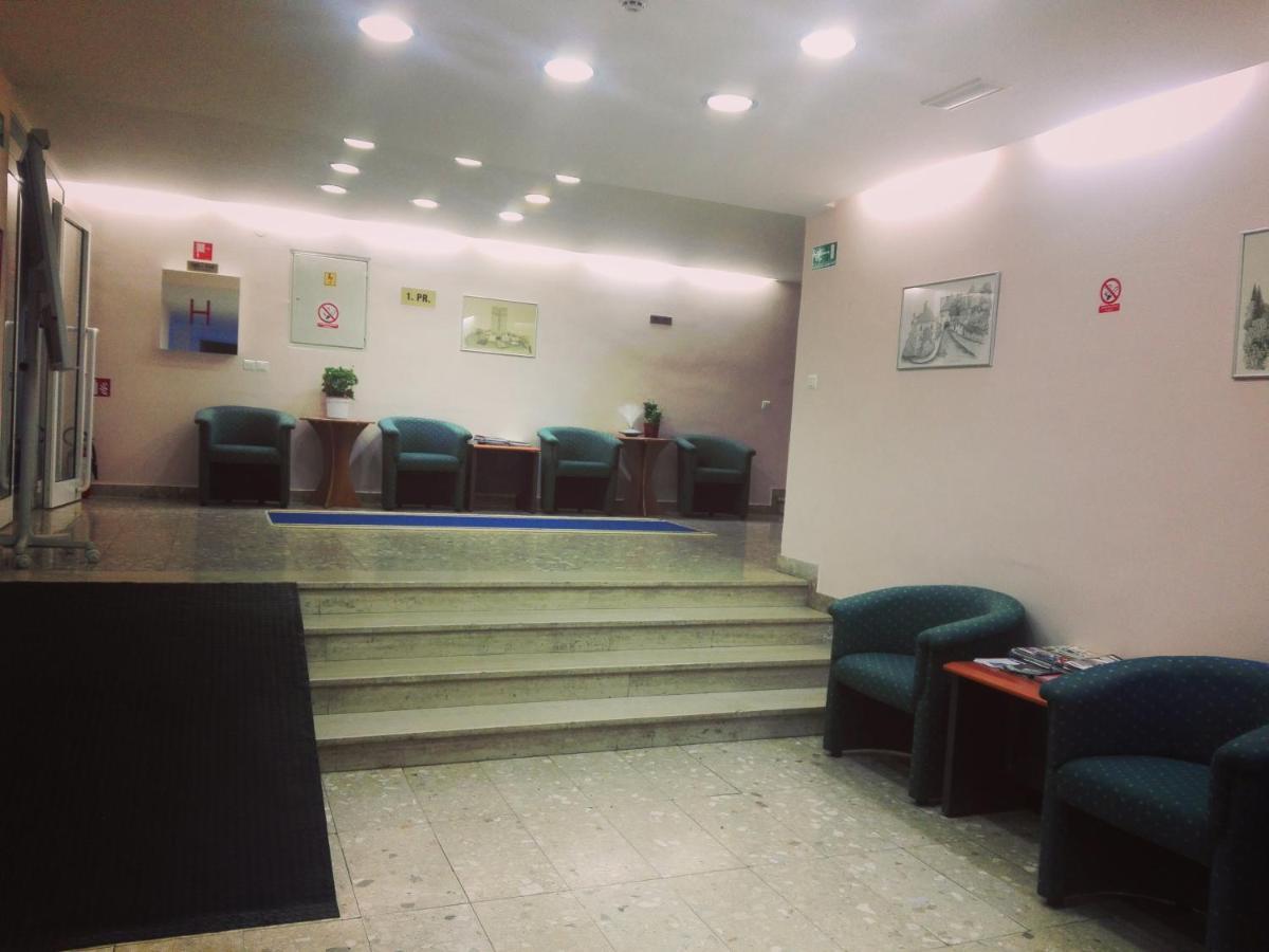 Hostel Rakitje-Rakitje Buitenkant foto